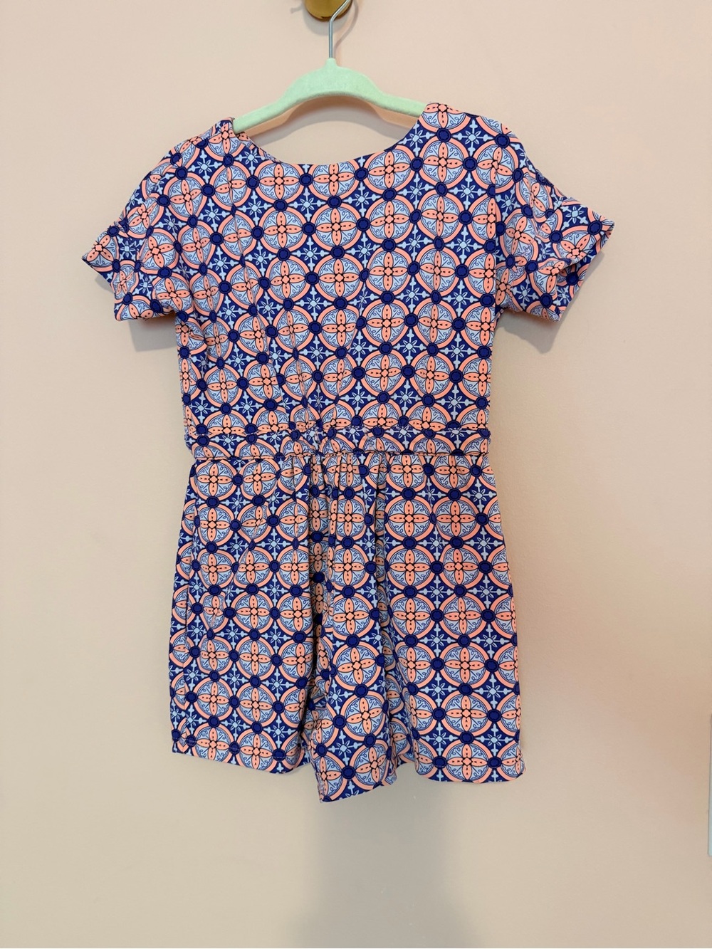 Ellie Kai Kids Blue & Pink Geometric Short Sleeve Romper size 4/5